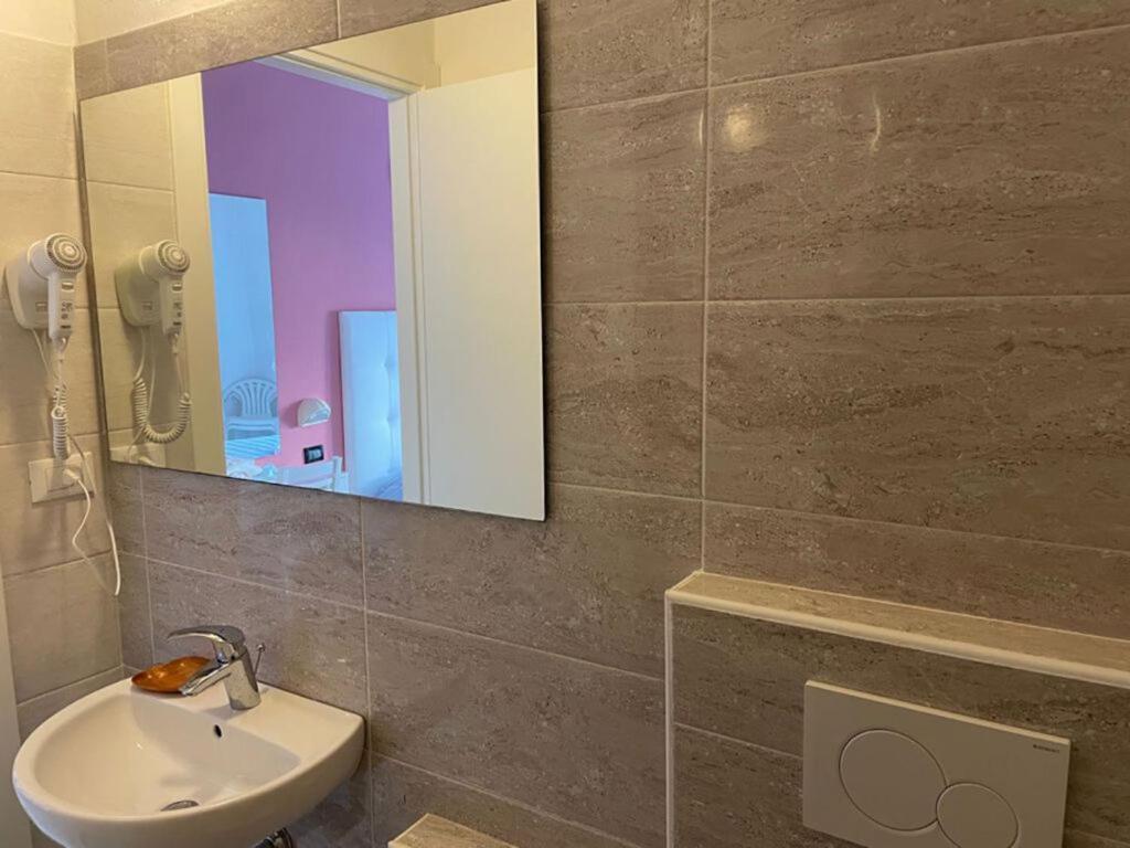 Hotel Villa Elisa Rimini Luaran gambar