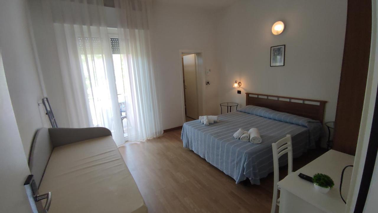 Hotel Villa Elisa Rimini Luaran gambar