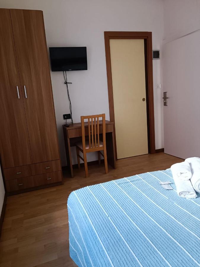Hotel Villa Elisa Rimini Luaran gambar