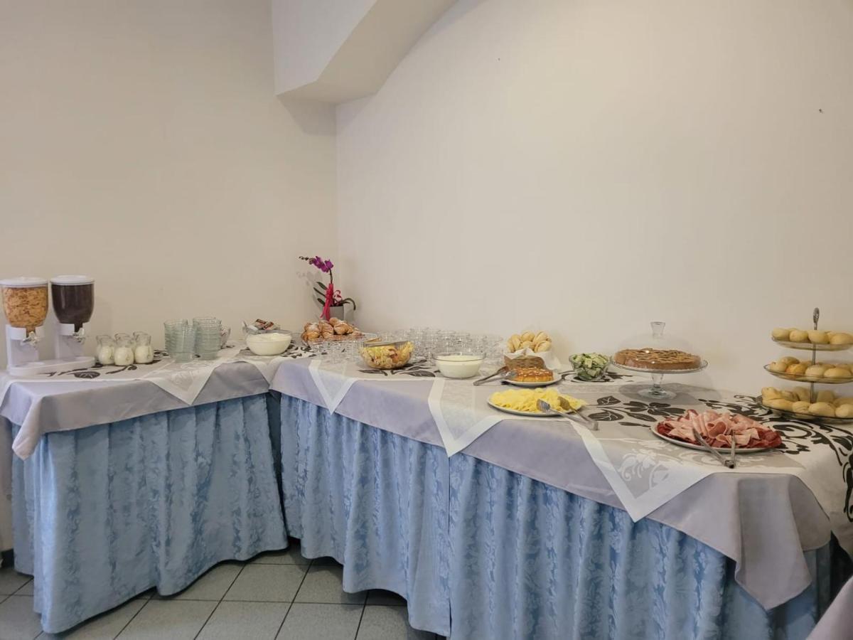 Hotel Villa Elisa Rimini Luaran gambar