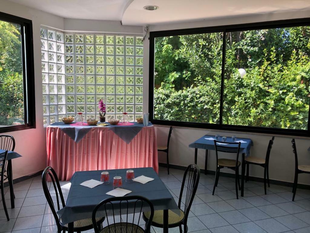 Hotel Villa Elisa Rimini Luaran gambar