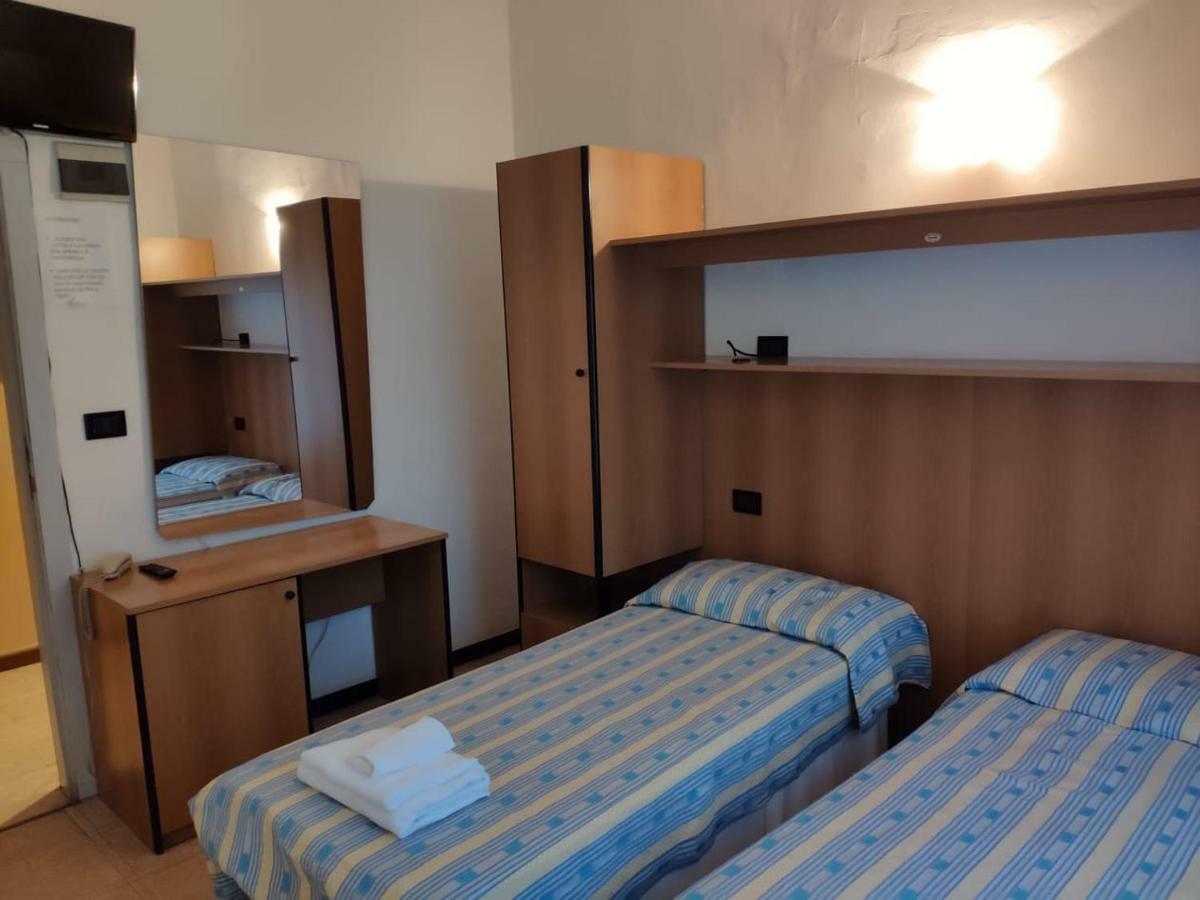Hotel Villa Elisa Rimini Luaran gambar